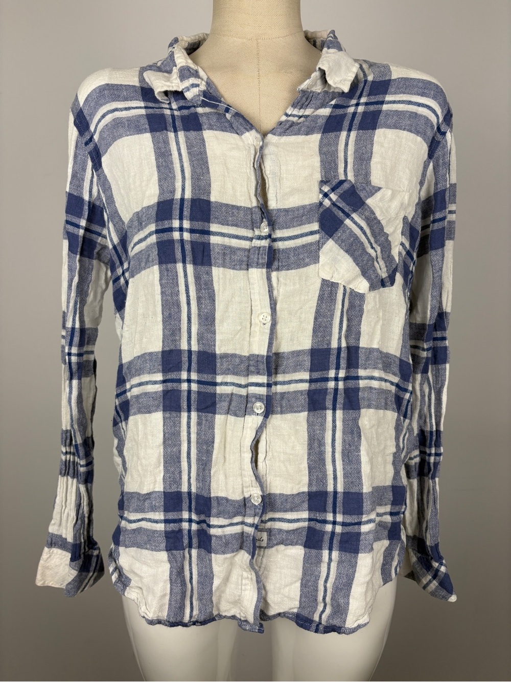 Rails Hunter Plaid Button Down Shirt M White Indigo Blue Flannel Soft Cozy